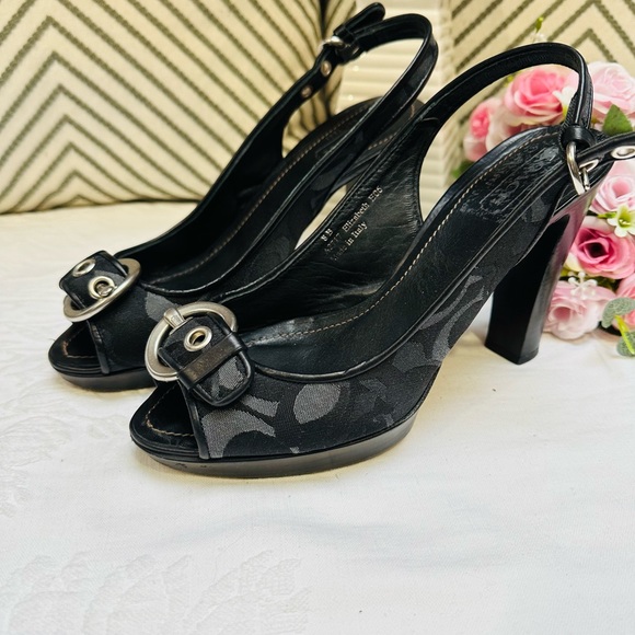 Coach Signature Logo with Black Leather Heel, Size 8 - Picture 1 of 15